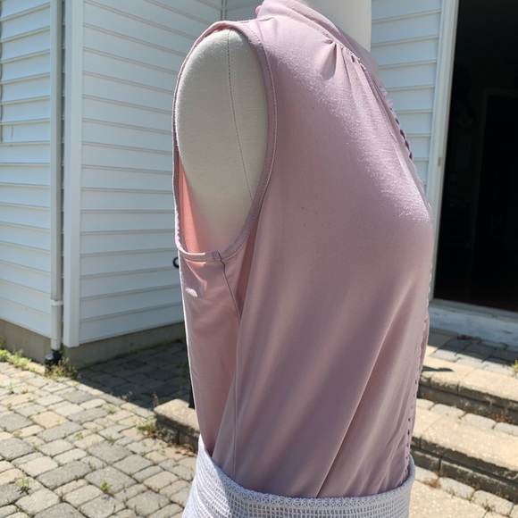 💓 Pastel Pink Button Down Blouse 💓 - Picture 5 of 8